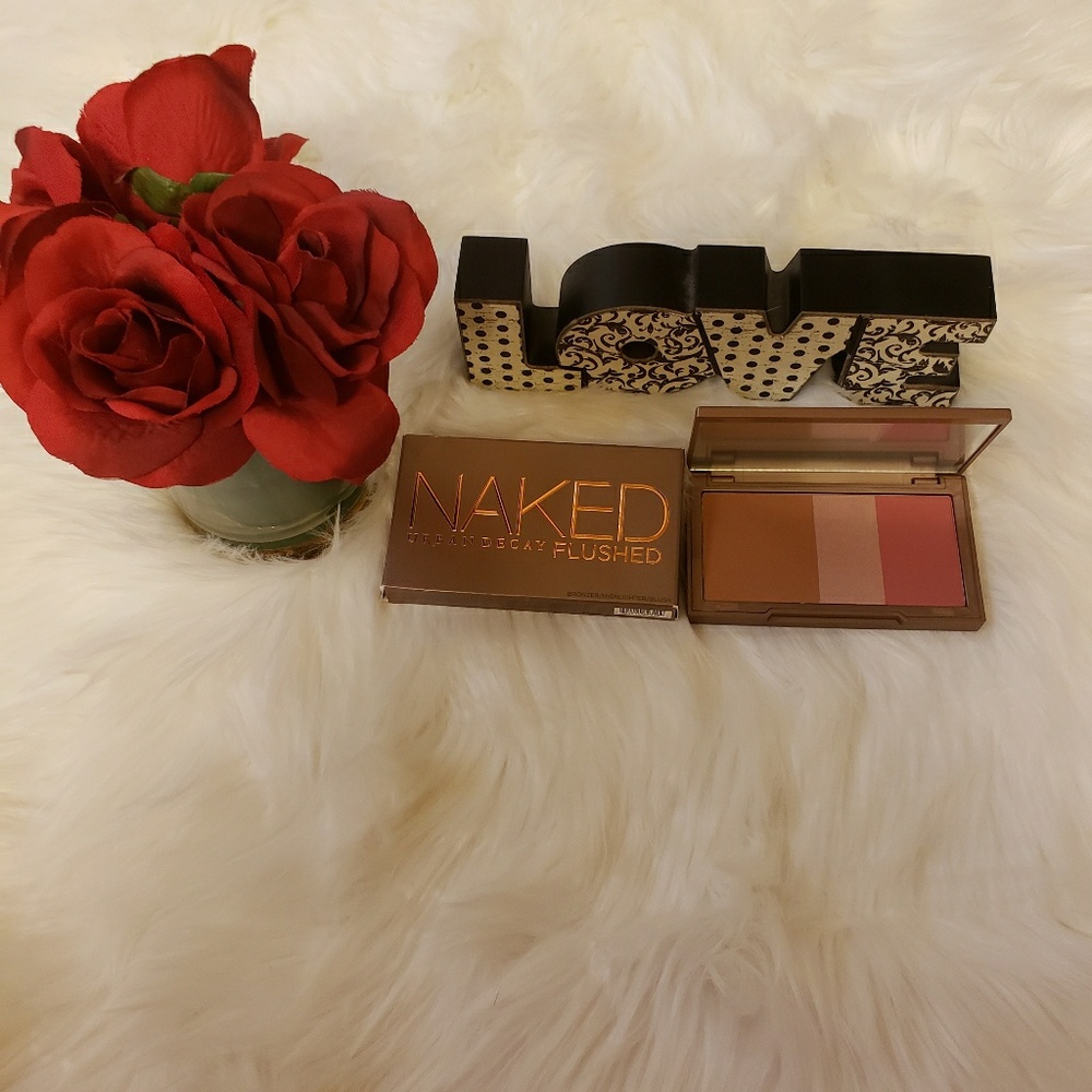 Auth. Urban decay naked Flushed  cheek palette
